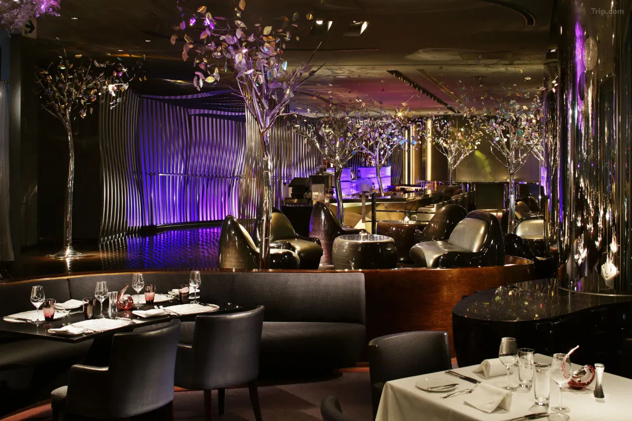 The Peninsula TokyoHotel Logo